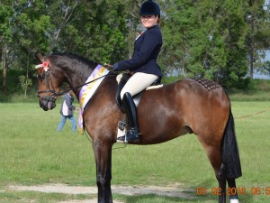 Sarah Lavelle Kennallywood Neon Moon